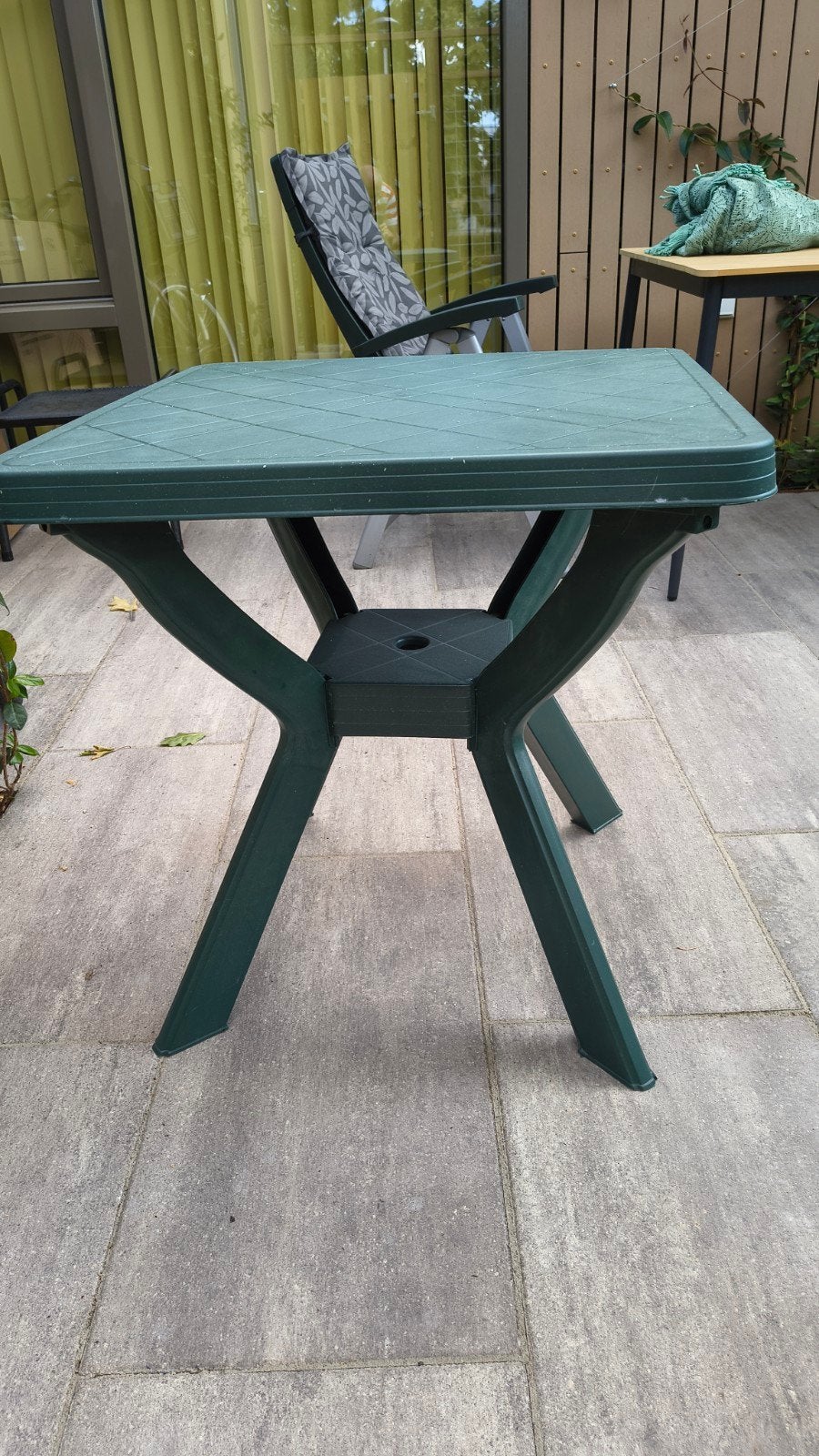 Mooie kunststof tuintafel - 70x70 cm, 74 cm hoog, Tuin en Terras, Tuintafels, Ophalen, Zo goed als nieuw, Vierkant, Kunststof