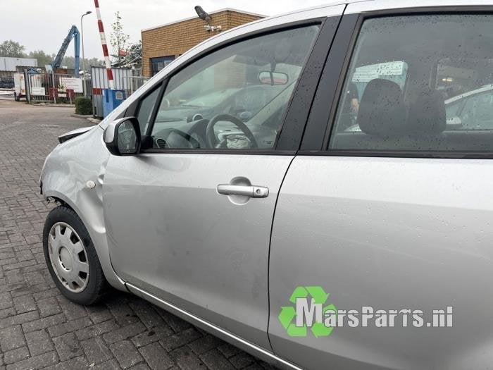 Portier 4Deurs links-voor van een Suzuki Splash, Gebruikt, -, Deur, -
