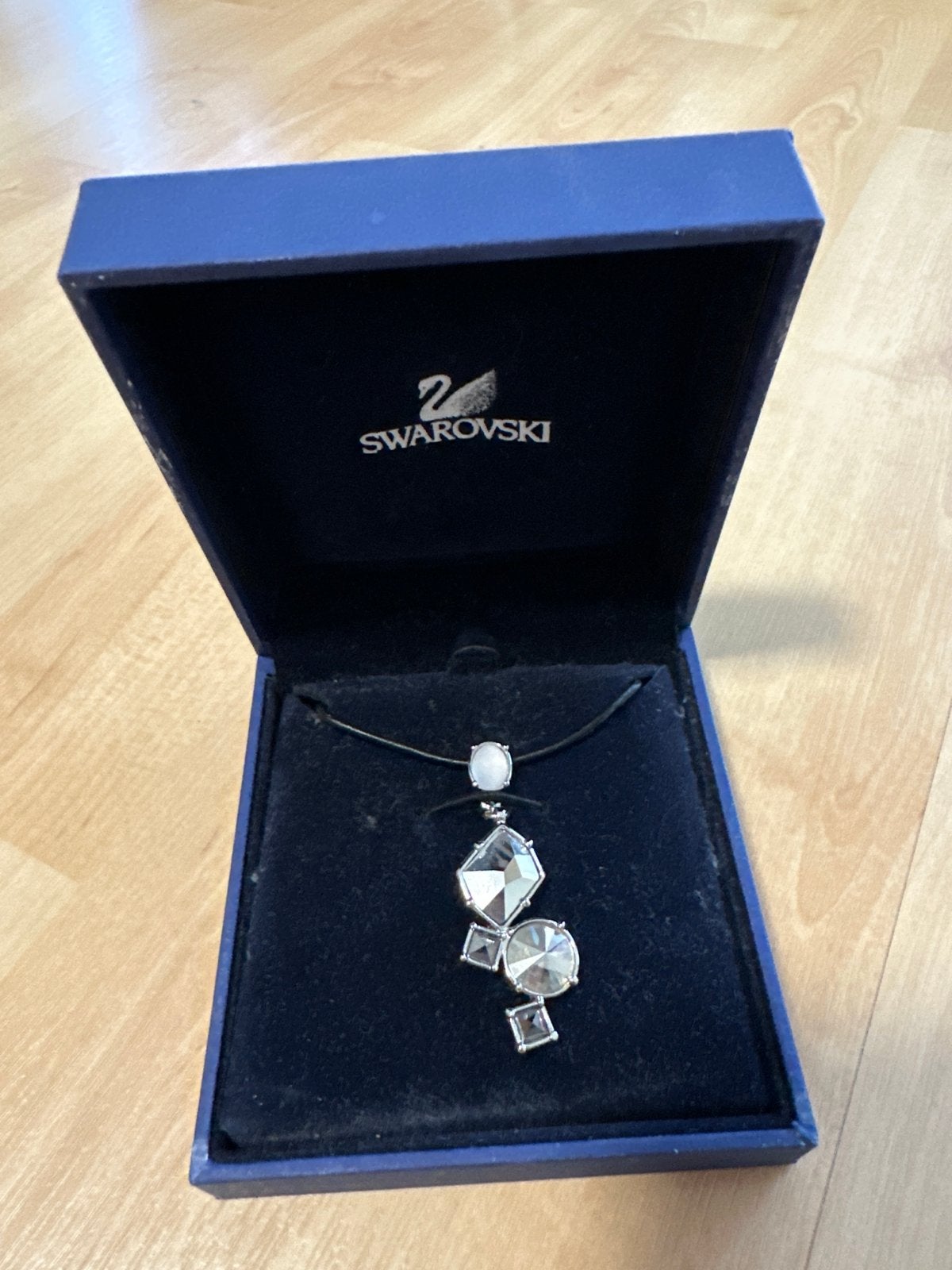 Swarovski ketting met kristallen hanger, Overige materialen, Nieuw, Zilver, Ophalen