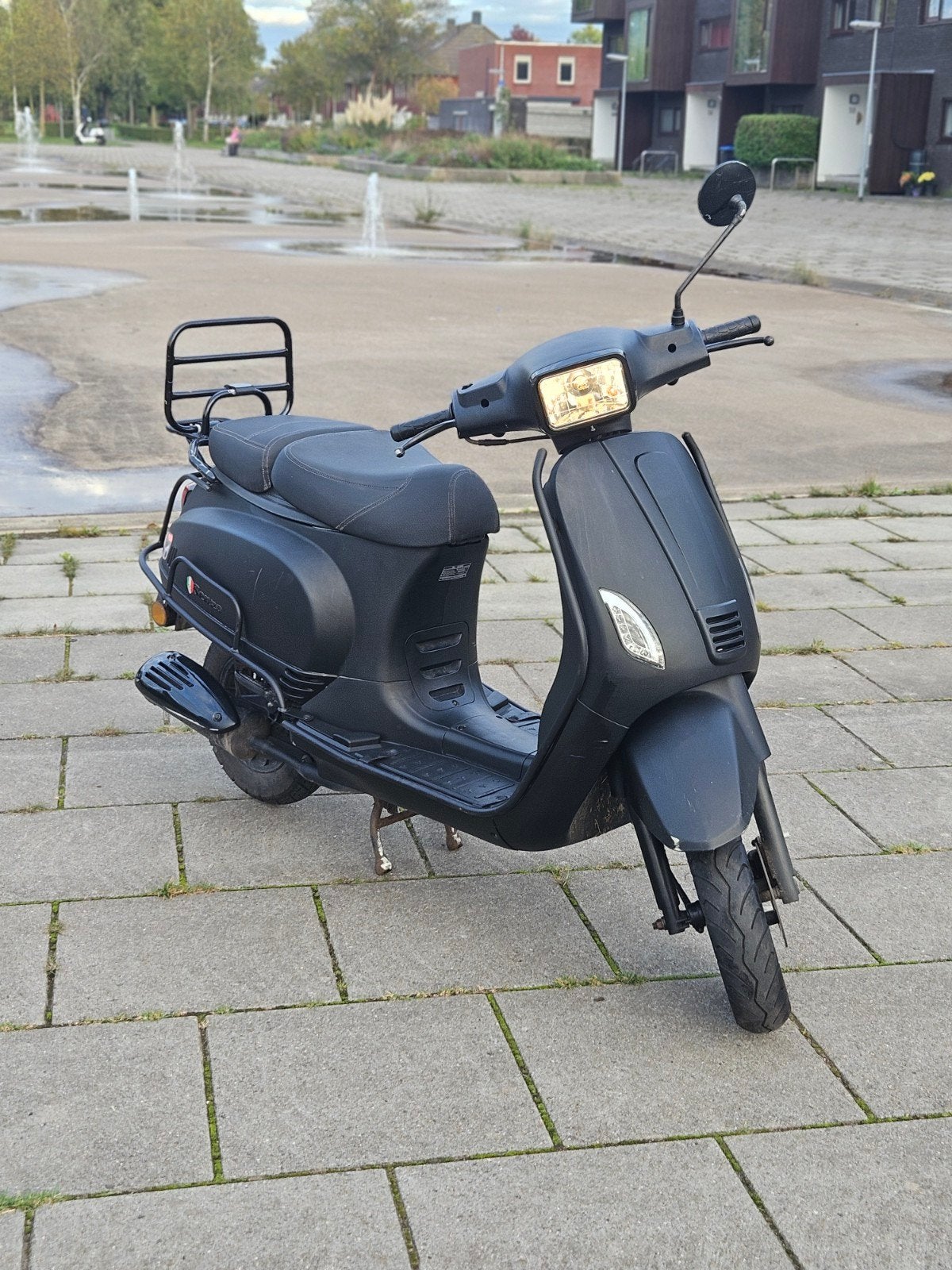 tekoop: sensa riva luxe scooter geel kenteken, Ophalen, Zo goed als nieuw, Benzine, Overige merken