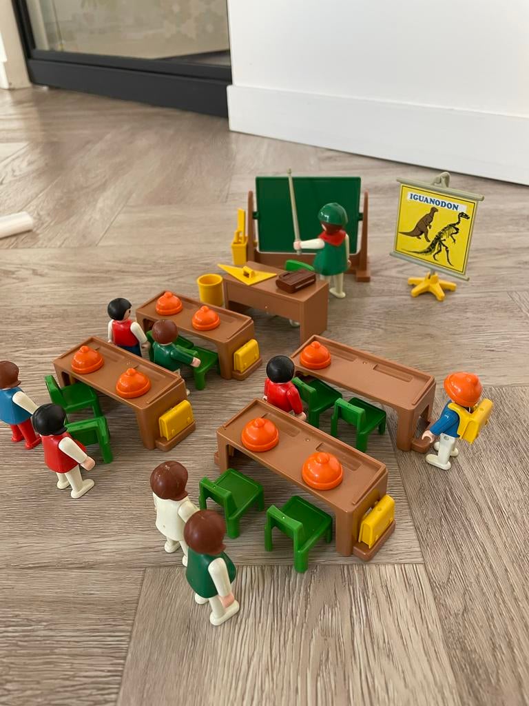 Playmobil vintage klaslokaal 3522, Kinderen en Baby's, Speelgoed | Playmobil, Ophalen of Verzenden, Gebruikt, Complete set