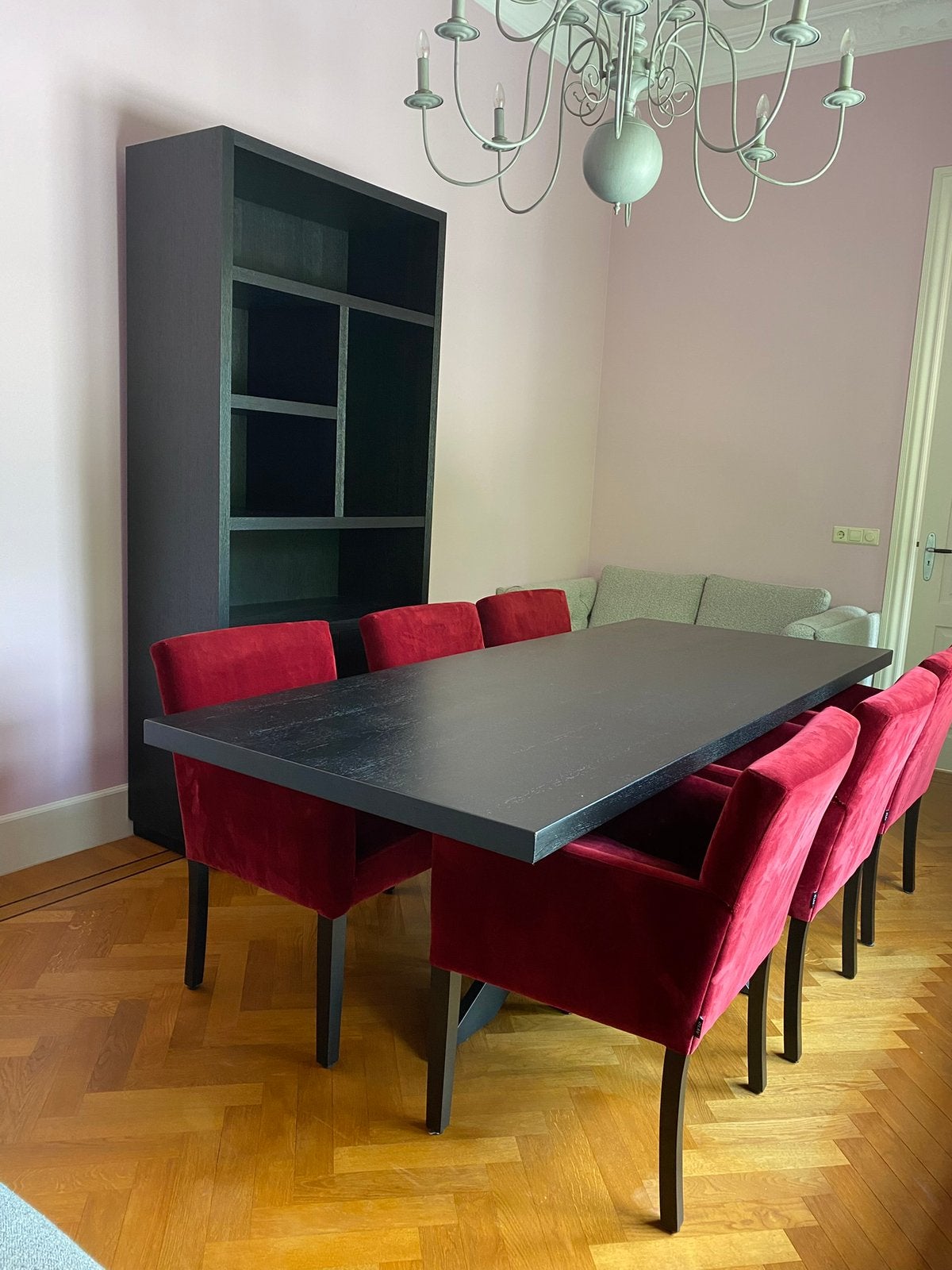 Armstoelen 6 Olav cherise velvet zwarte poten Als nieuw !, Ophalen, Zo goed als nieuw, Stof, Vijf, Zes of meer stoelen