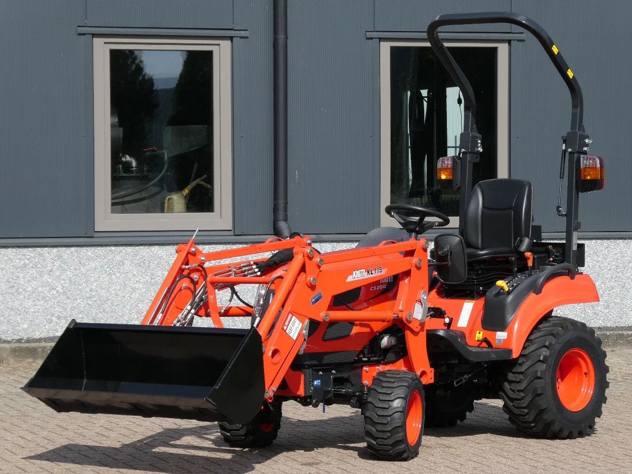 KIOTI CS2510 4wd HST / 0001 Draaiuren / Voorlader