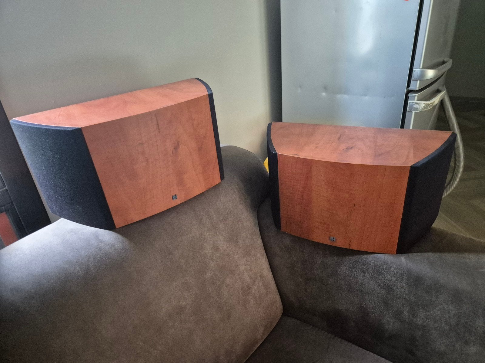 KEF Q2ds Surround Speakers - Houten Afwerking, Ophalen of Verzenden, Zo goed als nieuw, 60 tot 120 watt, Surroundset