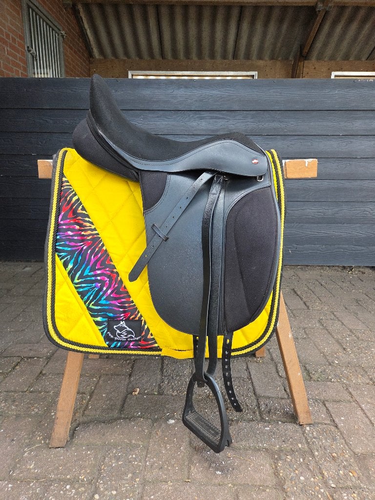 Thorrowgood dressuur zadel 18 inch, Ophalen, Gebruikt, Dressuur, Wijd