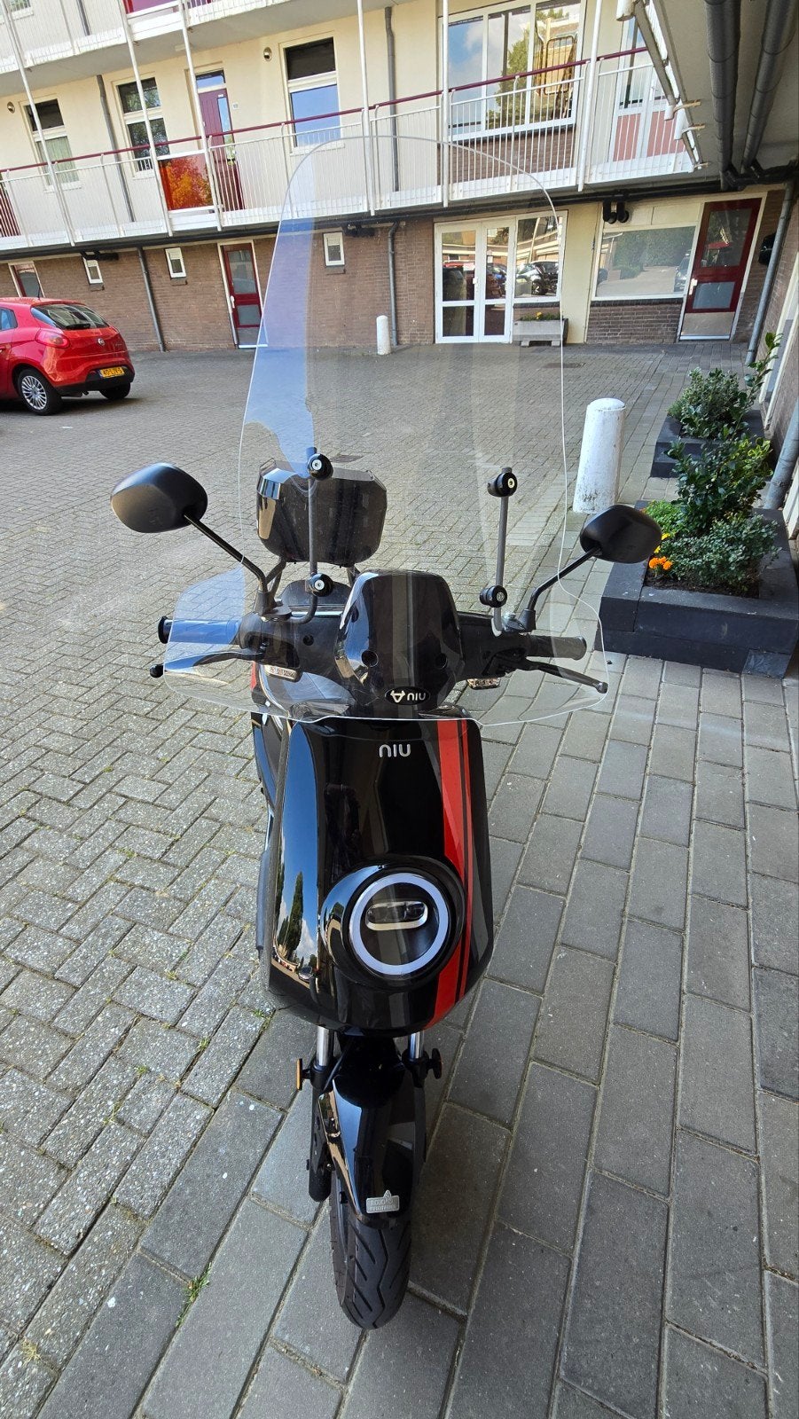 NUI MQ+Sport E-SCOOTER Zwart Actieradius 120 km, Fietsen en Brommers, Elektrische fietsen, Ophalen, Zo goed als nieuw, Overige merken