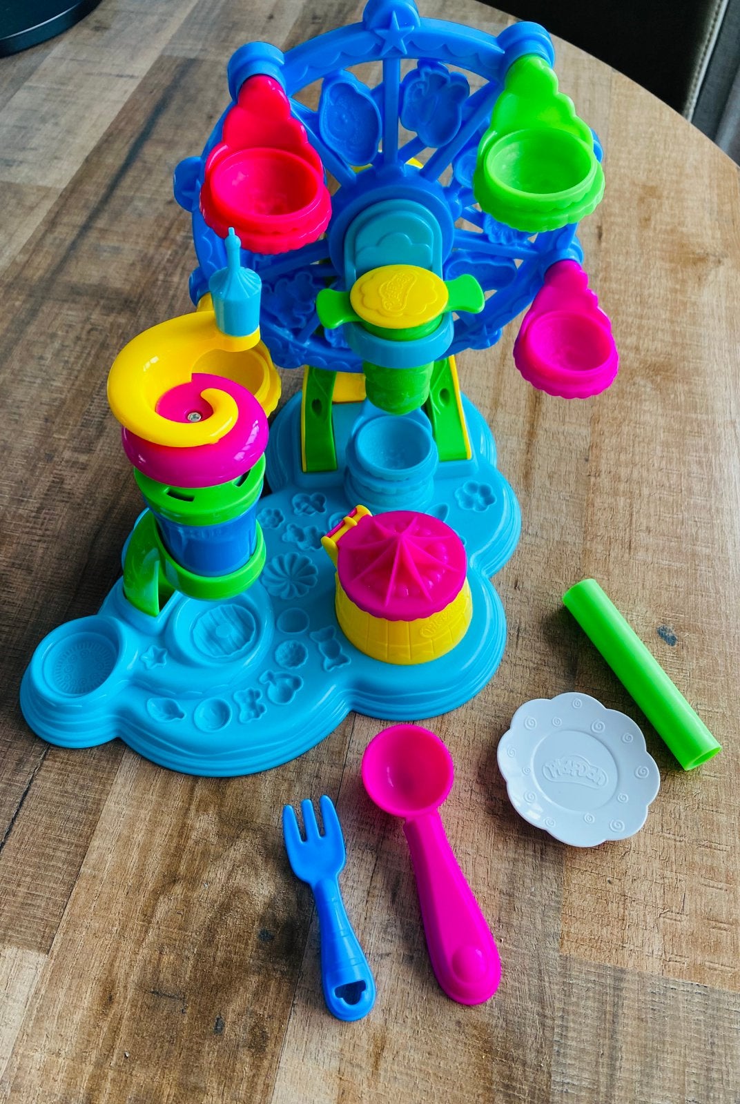 Grote Play-Doh set + accessoires, Ophalen of Verzenden, Zo goed als nieuw, Jongen of Meisje