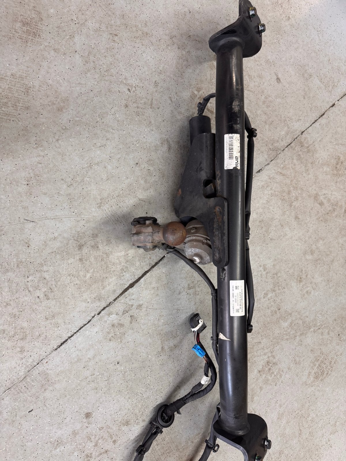 Mercedes-Benz A2133100800 Trekhaak E-Klasse W213 S213, Ophalen, Gebruikt