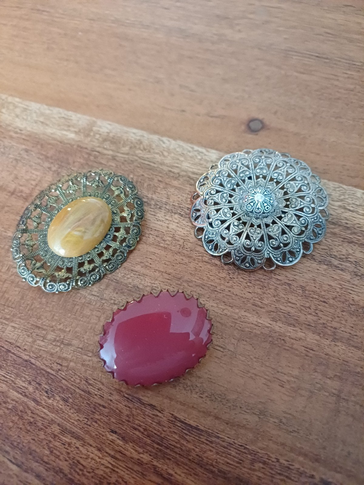 Prachtige Vintage Broches Filigrain en Stenen, Verzenden