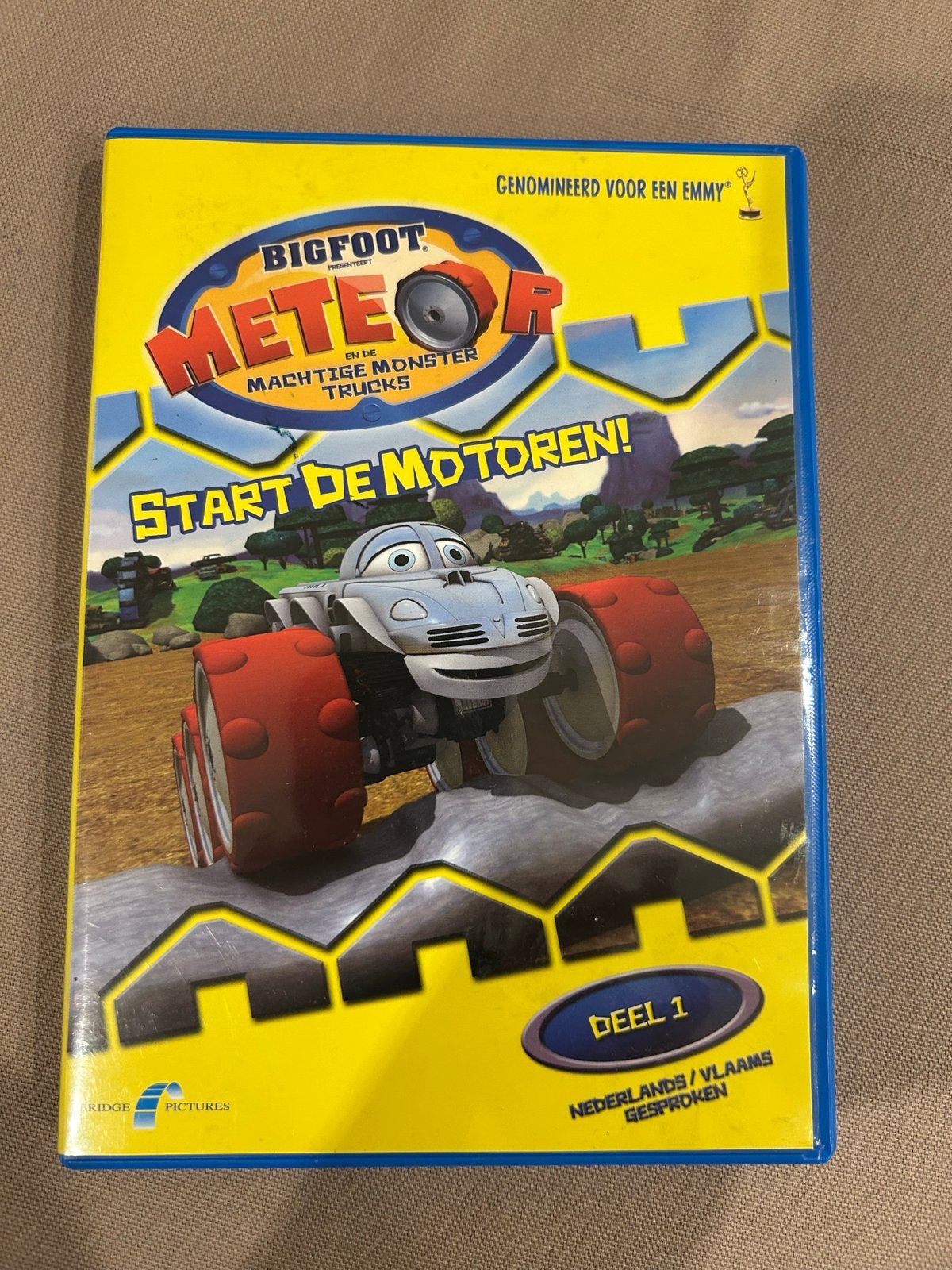 Bigfoot en de Machtige Monster Trucks: Start de Motoren! Dee, Gebruikt, Alle leeftijden, Tv-serie, Familie
