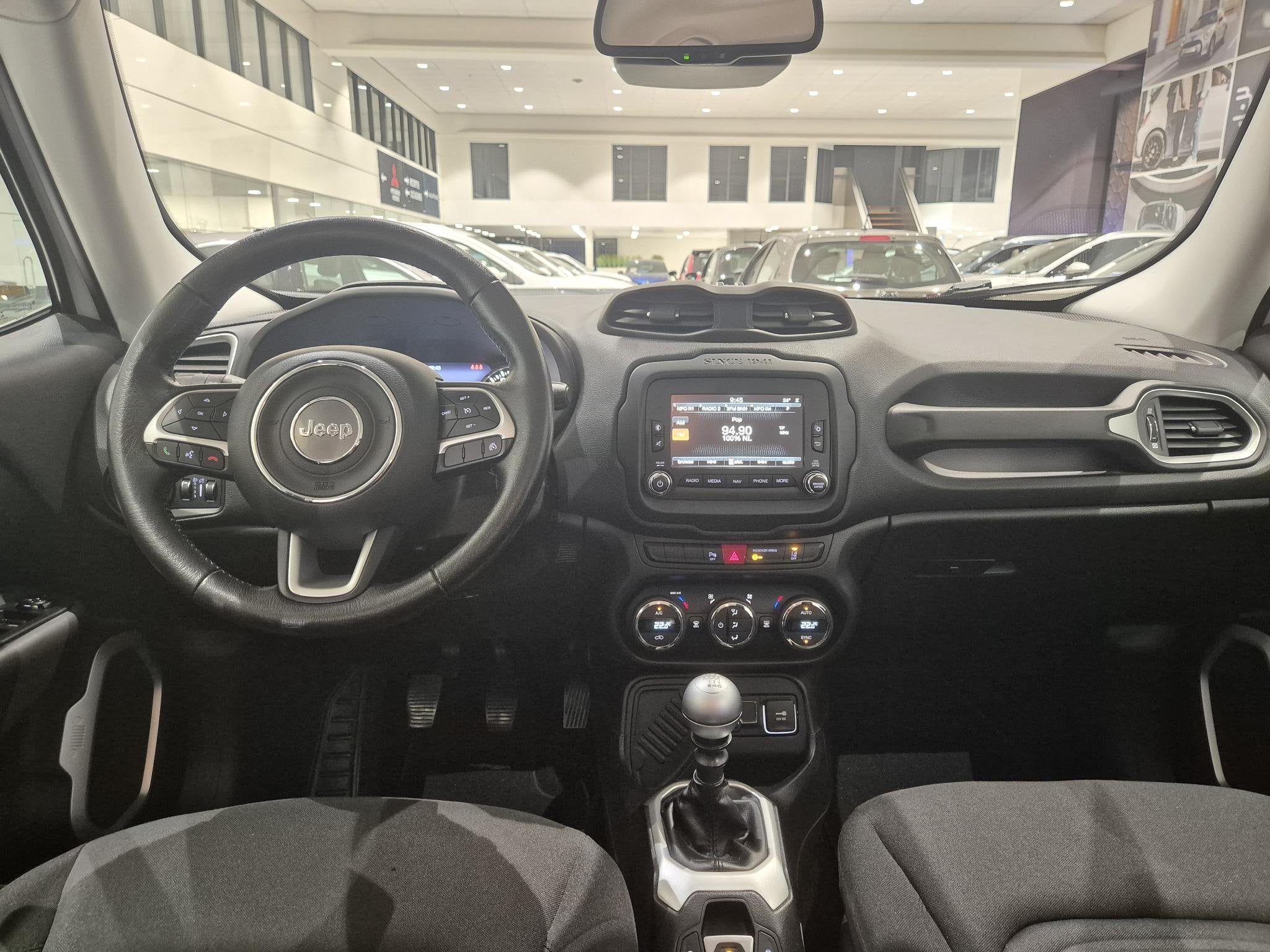 Jeep Renegade 1.4 MultiAir Limited | Trekhaak | Navigatie |, Auto's, Jeep, Voorwielaandrijving, Stof, Gebruikt, 4 cilinders