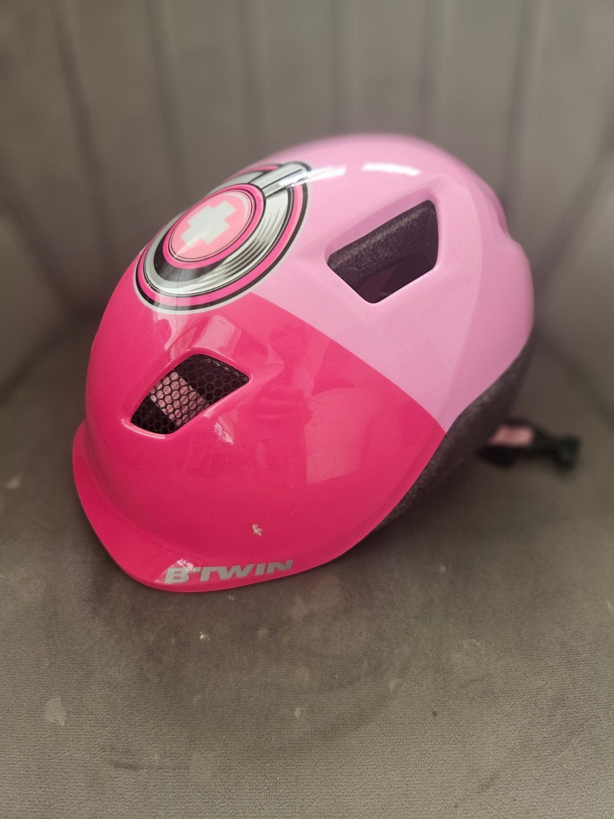 Roze Decathlon B'Twin Fietshelm voor Kinderen (XS), Fietsen en Brommers, XS, Jongen of Meisje, Ophalen of Verzenden, Zo goed als nieuw