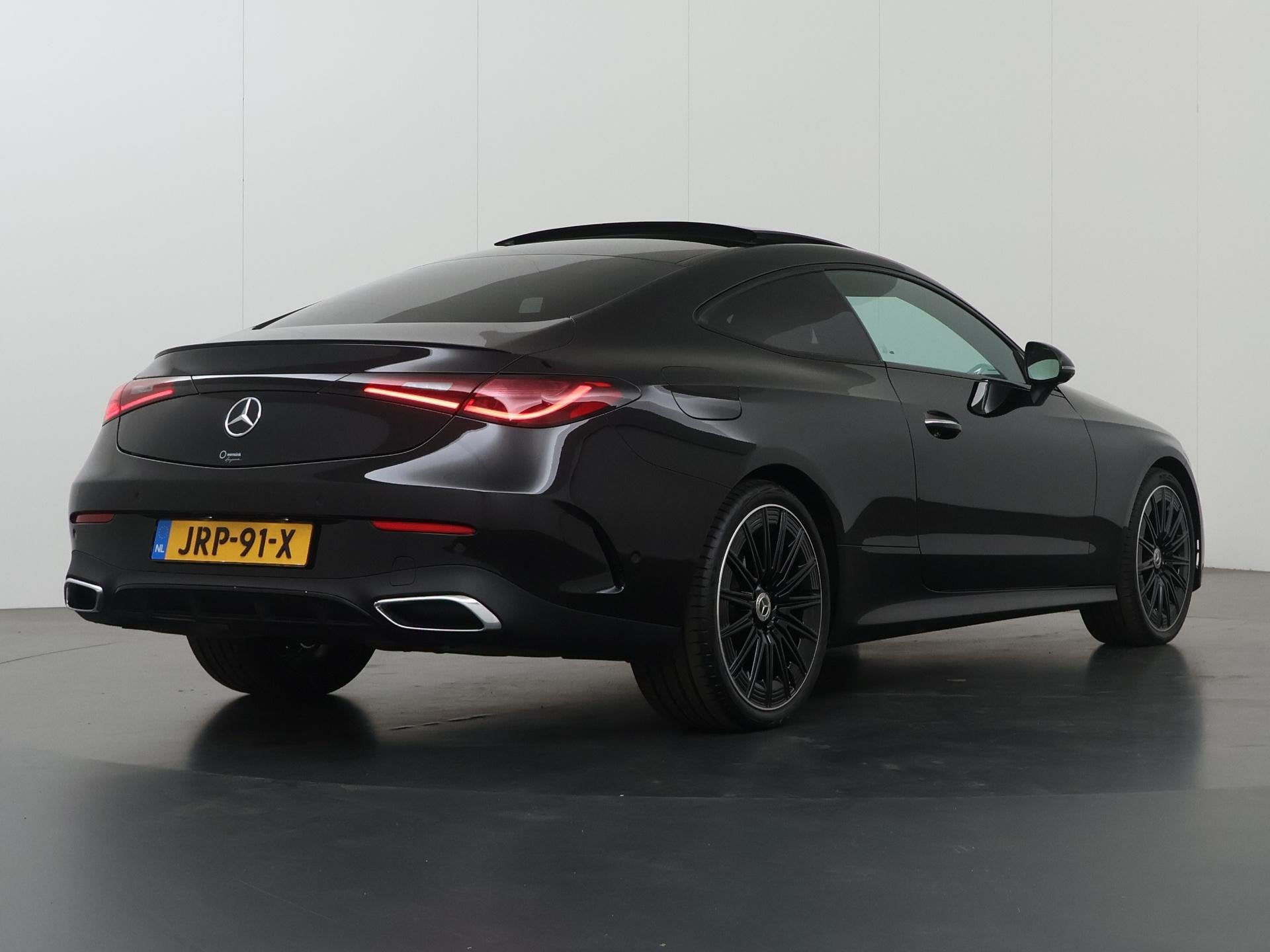 Mercedes-Benz CLE Coupé 300 4MATIC AMG Line Premium Plus |, Auto's, Dealer onderhouden, 4 cilinders, 258 pk, 4 stoelen