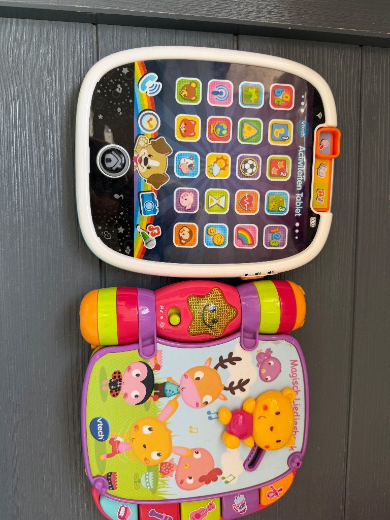V tech tablet en magisch liedjesboek, Ophalen, Zo goed als nieuw, 6 maanden tot 2 jaar