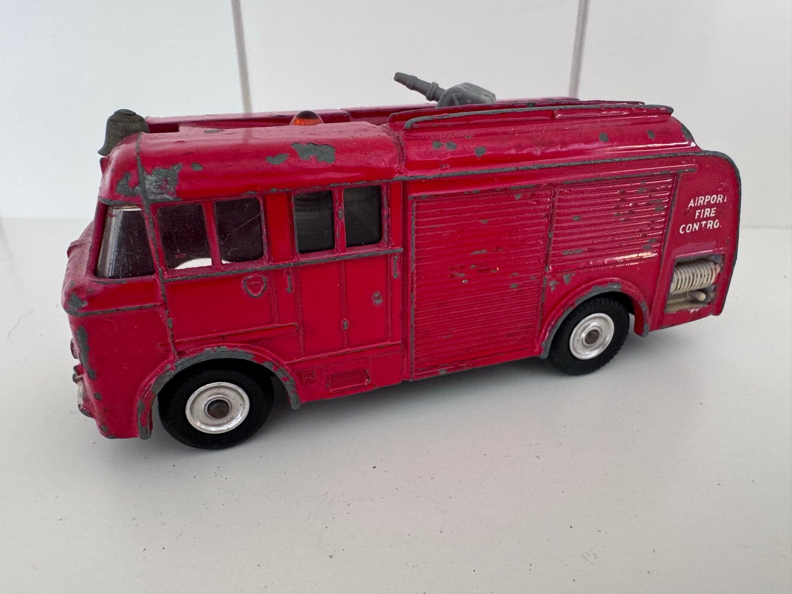 Dinky Toys Airport Fire Control Brandweerwagen, Ophalen of Verzenden, Gebruikt