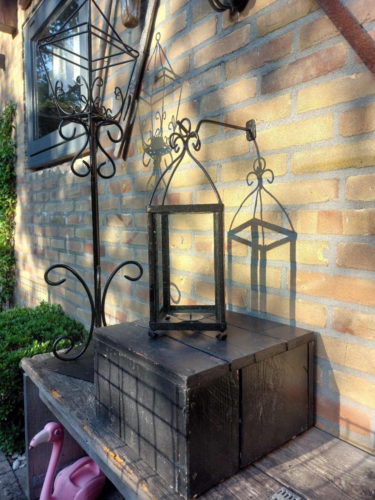 lantaarn met ophangbeugel zwart en verhoging zwart, Tuin en Terras, Ophalen of Verzenden