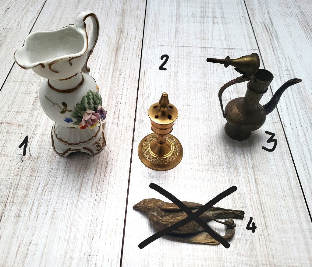 2 koperen sierstukken en 3 biscuit beeldjes., Antiek en Kunst, Antiek | Koper en Brons, Ophalen of Verzenden, Koper