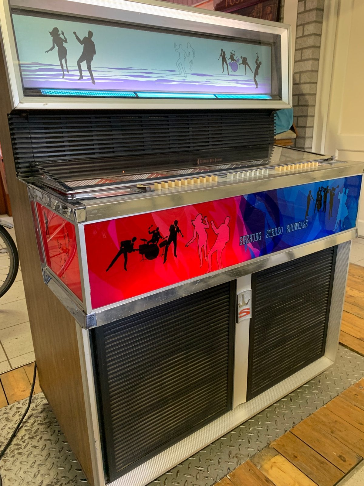 Seeburg showcase. 950euro!, Verzamelen, Automaten | Jukeboxen, Ophalen, Zo goed als nieuw, 1950 tot 1960, Seeburg