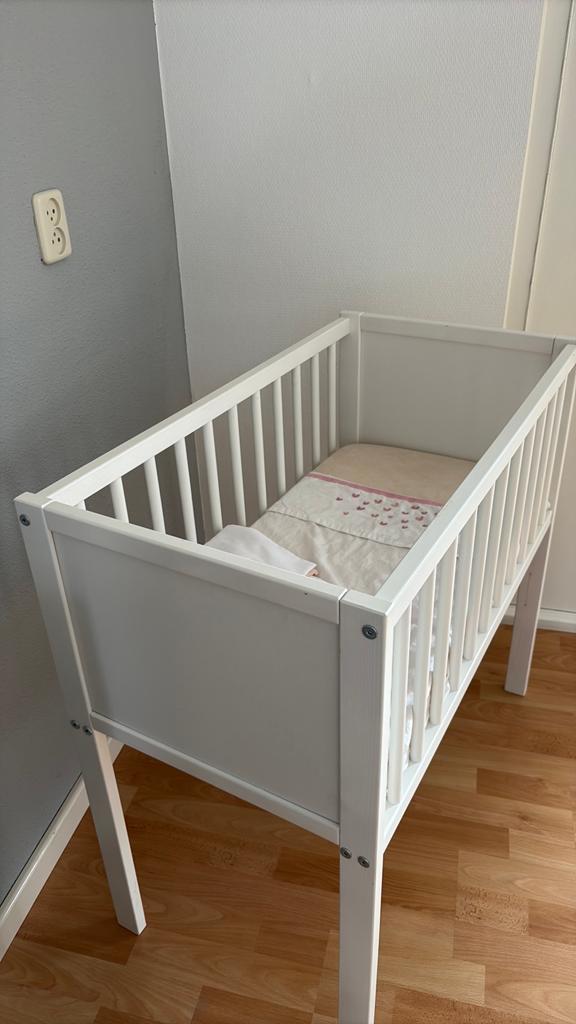 Baby bedje, Kinderen en Baby's, Babywiegjes en Ledikanten, Ophalen, Ledikant