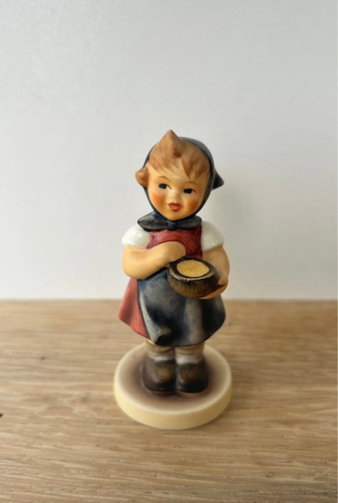 Goebel  Hummel beeldje 629 uit 1992 - 'From Me To You', Verzamelen, Ophalen of Verzenden, Gebruikt, Hummel