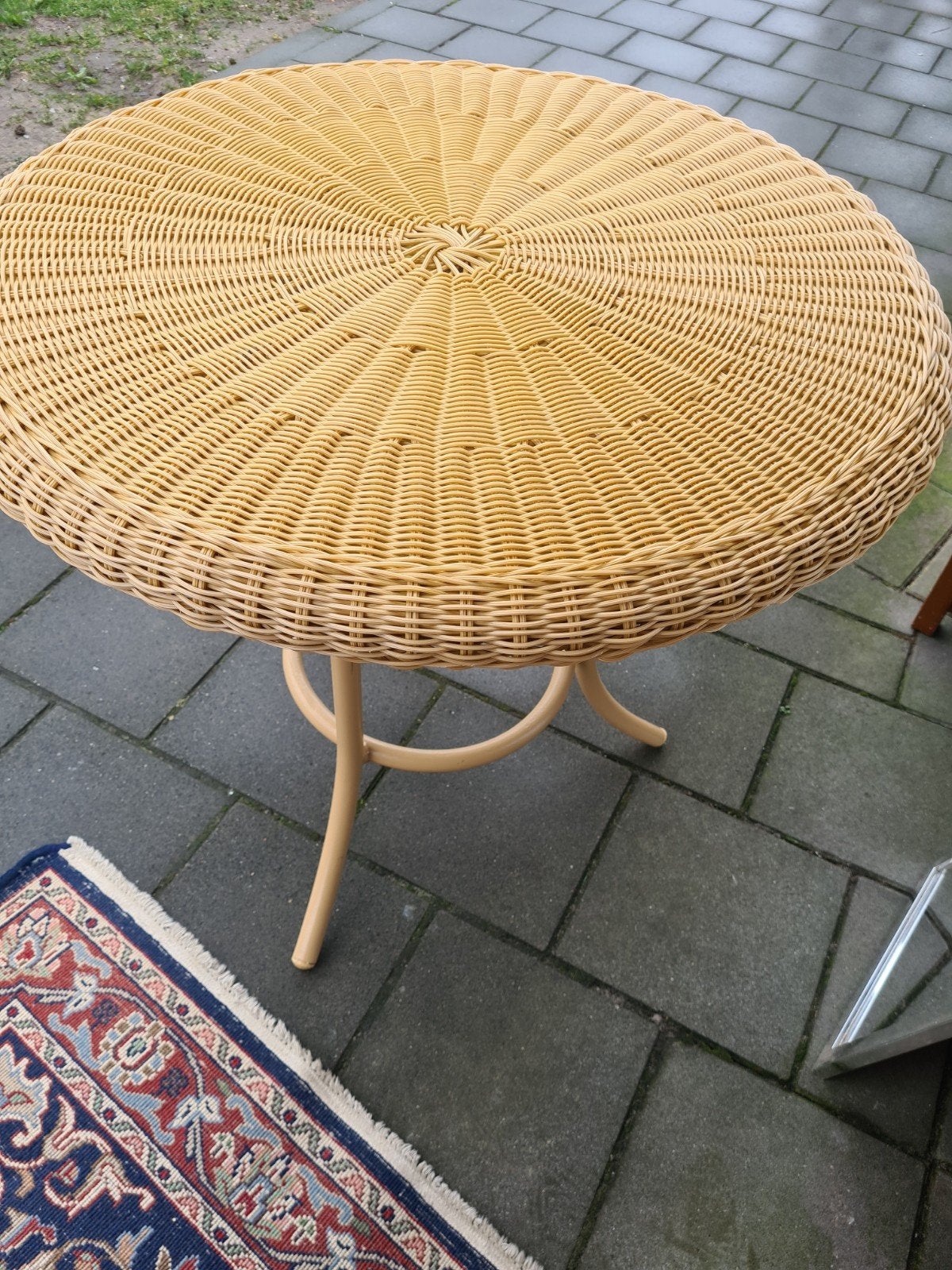 kunststof rotan stijl tafel rond 80cm doorsnede, 70cm hoog, Ophalen of Verzenden, Gebruikt