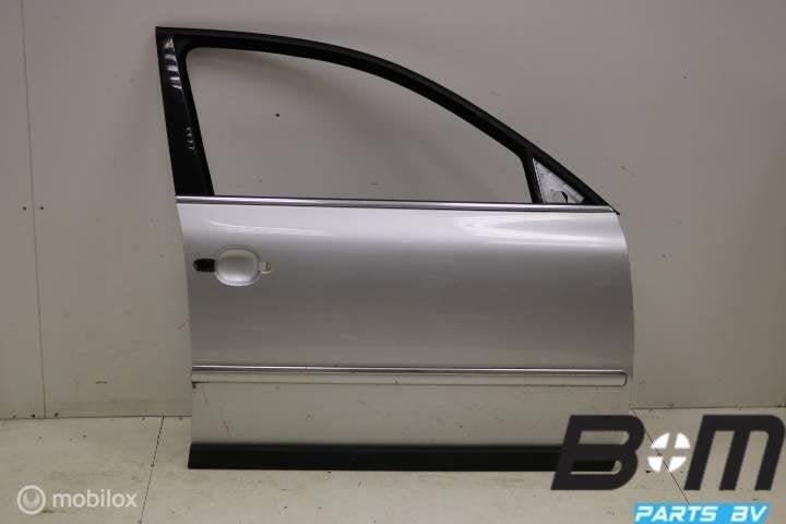 Portier rechts voor VW Passat 3BG Variant LA7W 3B4831052BE, Gebruikt