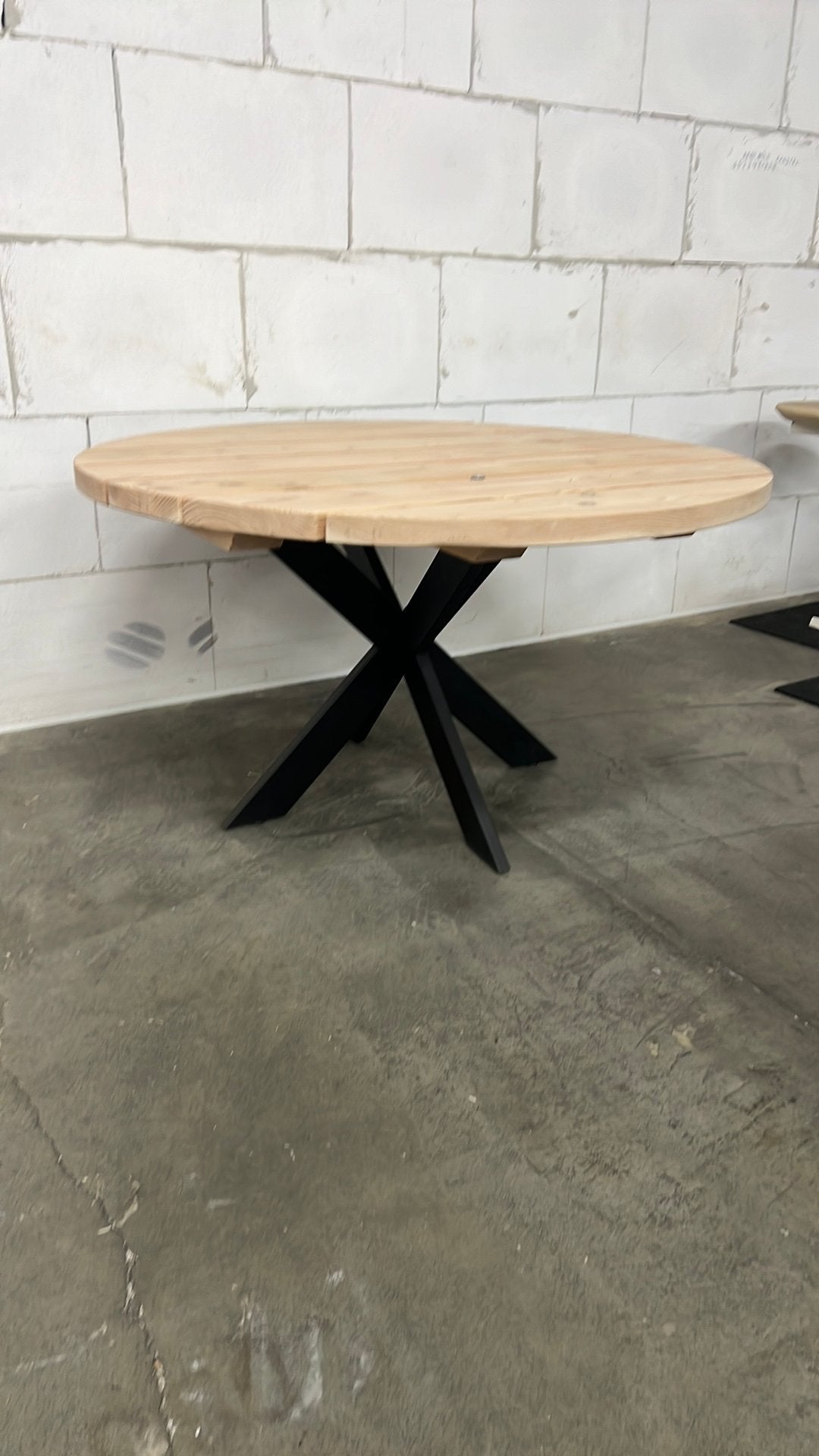 Ronde douglas houten tafel met metalen tafelpoot 140 cm, Ophalen of Verzenden