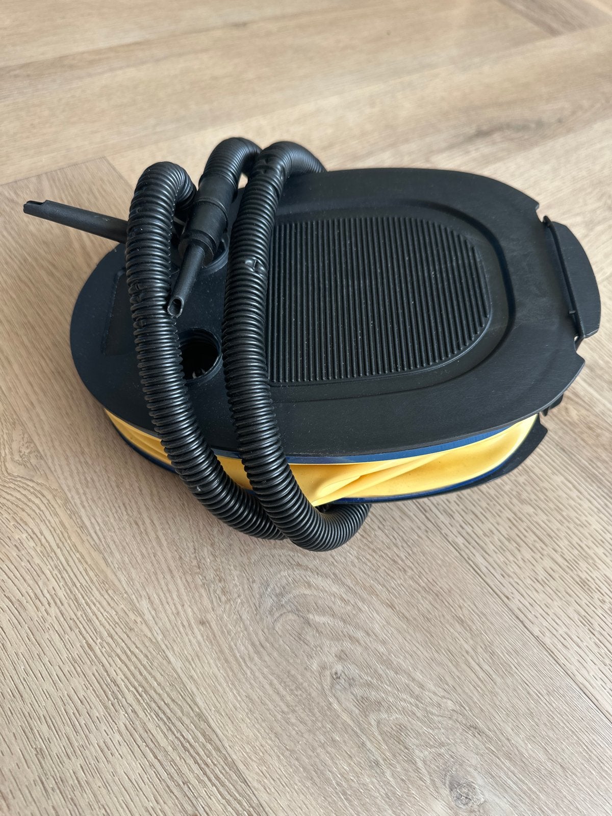 Voetpomp voor opblaasartikelen - Handig en compact, Ophalen, Gebruikt, Handmatig