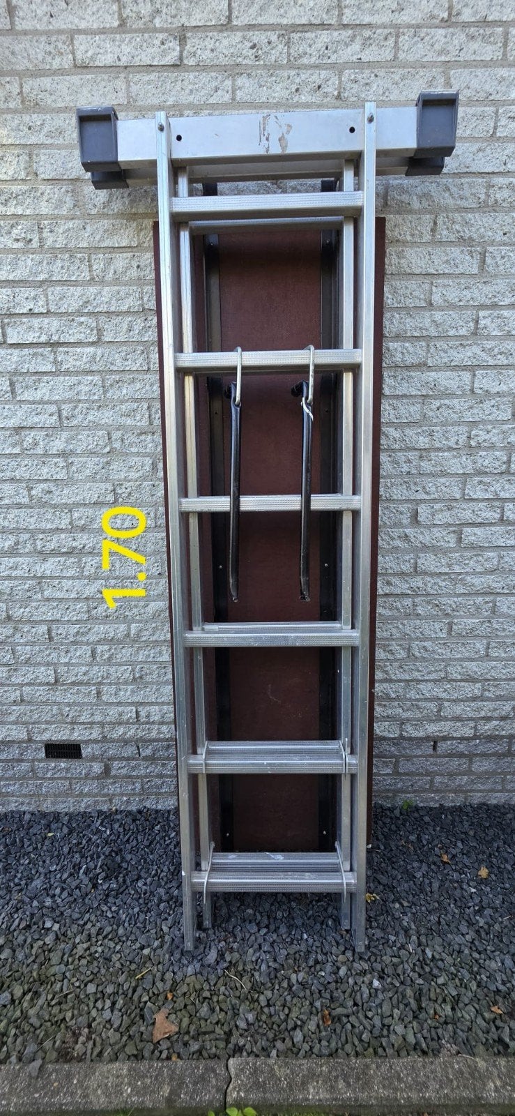 Aluminium kamersteiger
Deze kamersteiger is  gemaakt van hoo, Ophalen, Rolsteiger of Kamersteiger, Minder dan 2 meter
