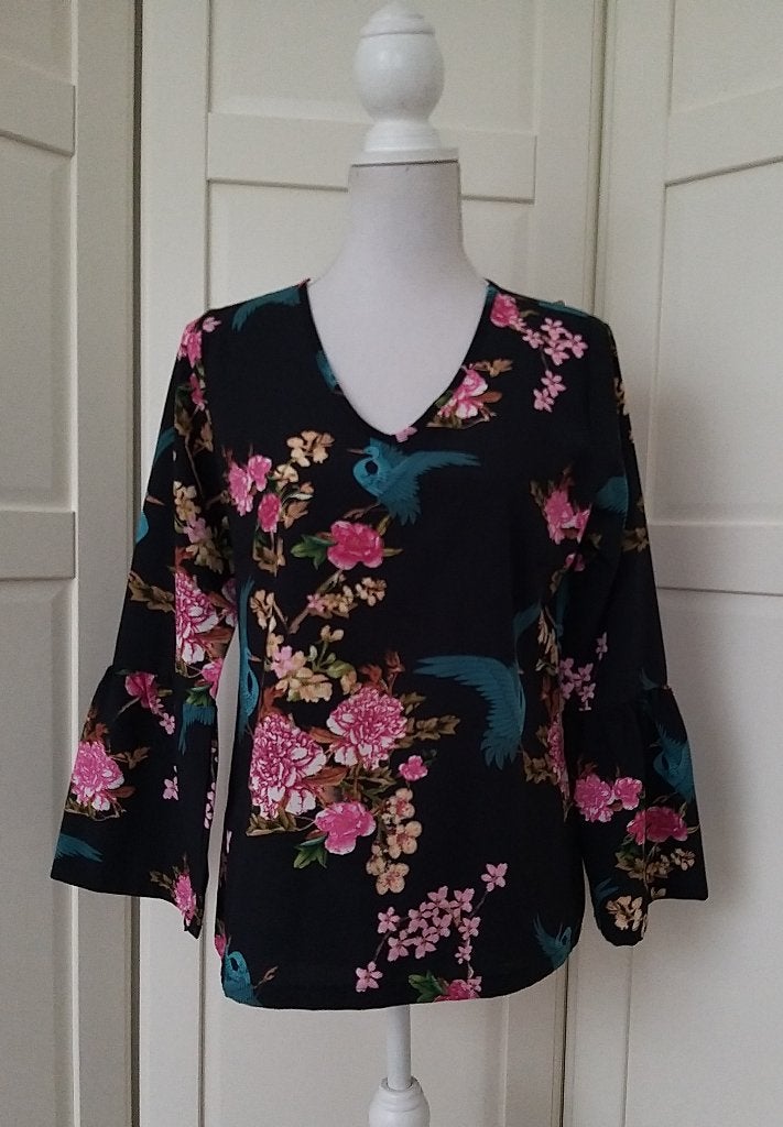 Tramontana zwarte floral kraanvogel blouse top, maat M, Maat 38/40 (M), Tramontana, Zwart, Ophalen of Verzenden