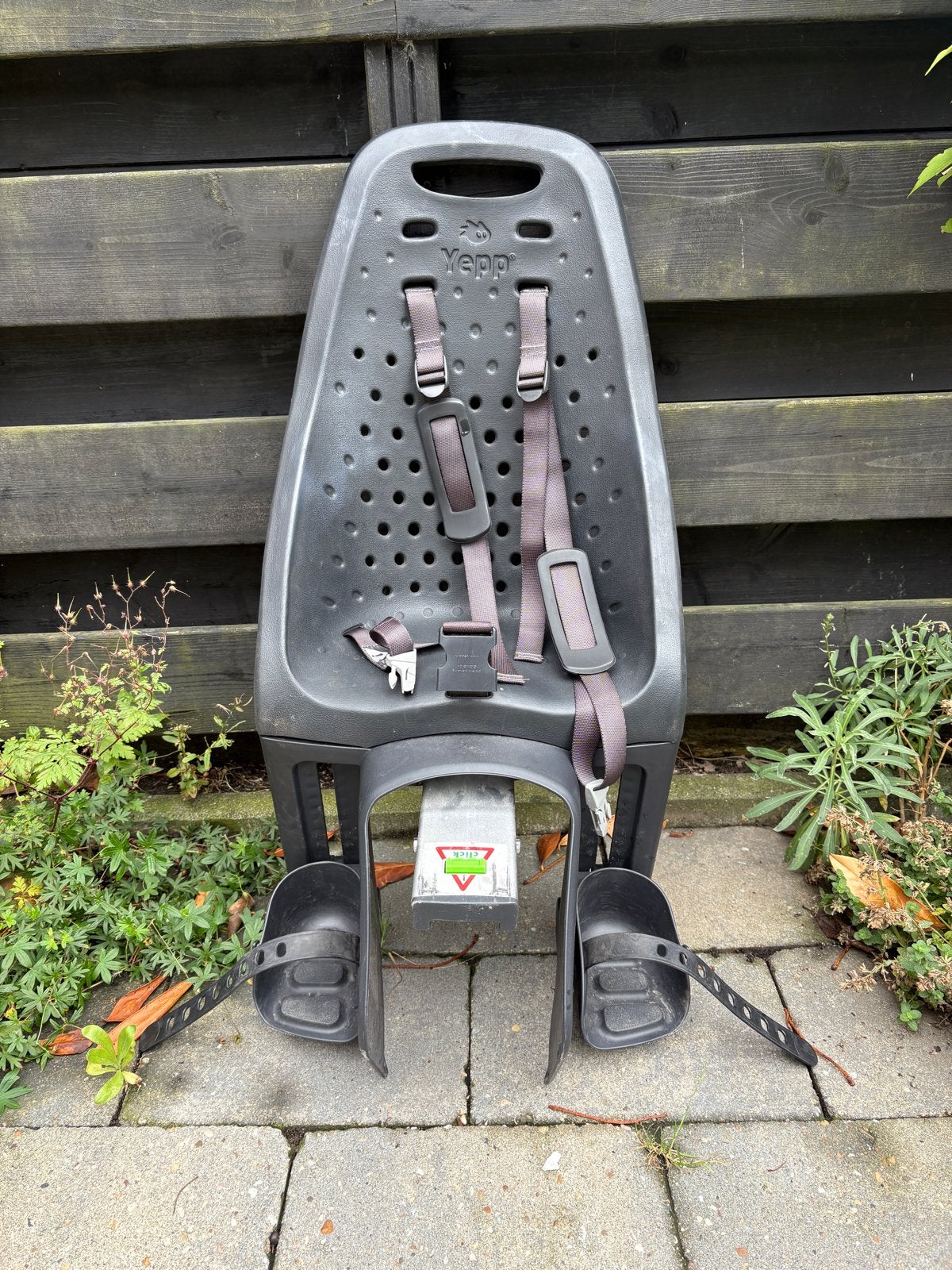 Yepp Achterzitje GMG - Max 22 kg, Fietsen en Brommers, Fietsaccessoires | Fietsstoeltjes, Ophalen, Gebruikt, Achterzitje, Voetsteuntjes