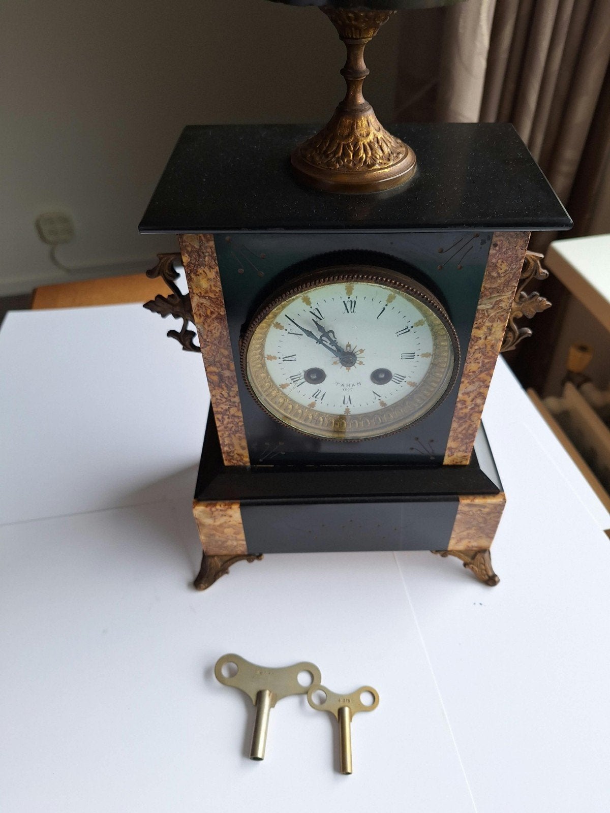 Antieke marmeren pendule klok met bronzen ornamenten, Antiek en Kunst, Antiek | Klokken, Ophalen