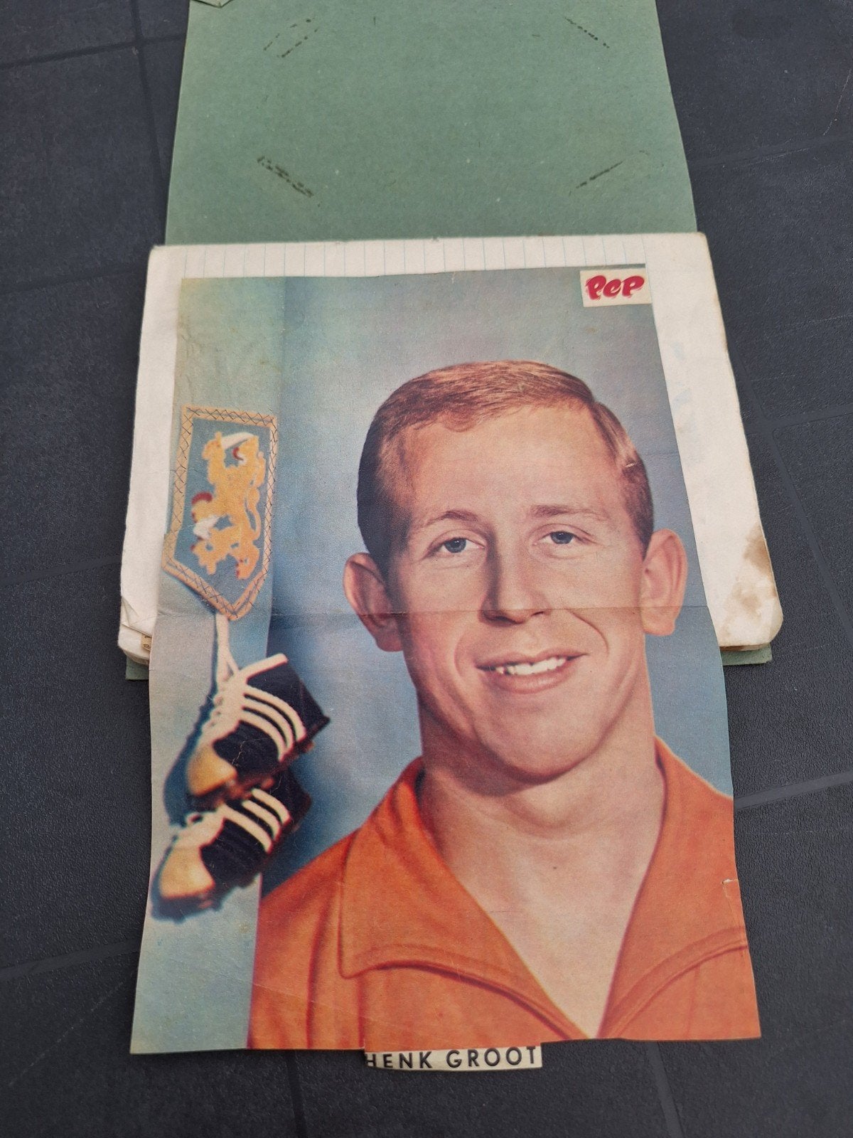 Krantenknipsels oud Ajax spelers jaren 60 en 70., Ophalen of Verzenden, Gebruikt, Ajax, Poster, Plaatje of Sticker
