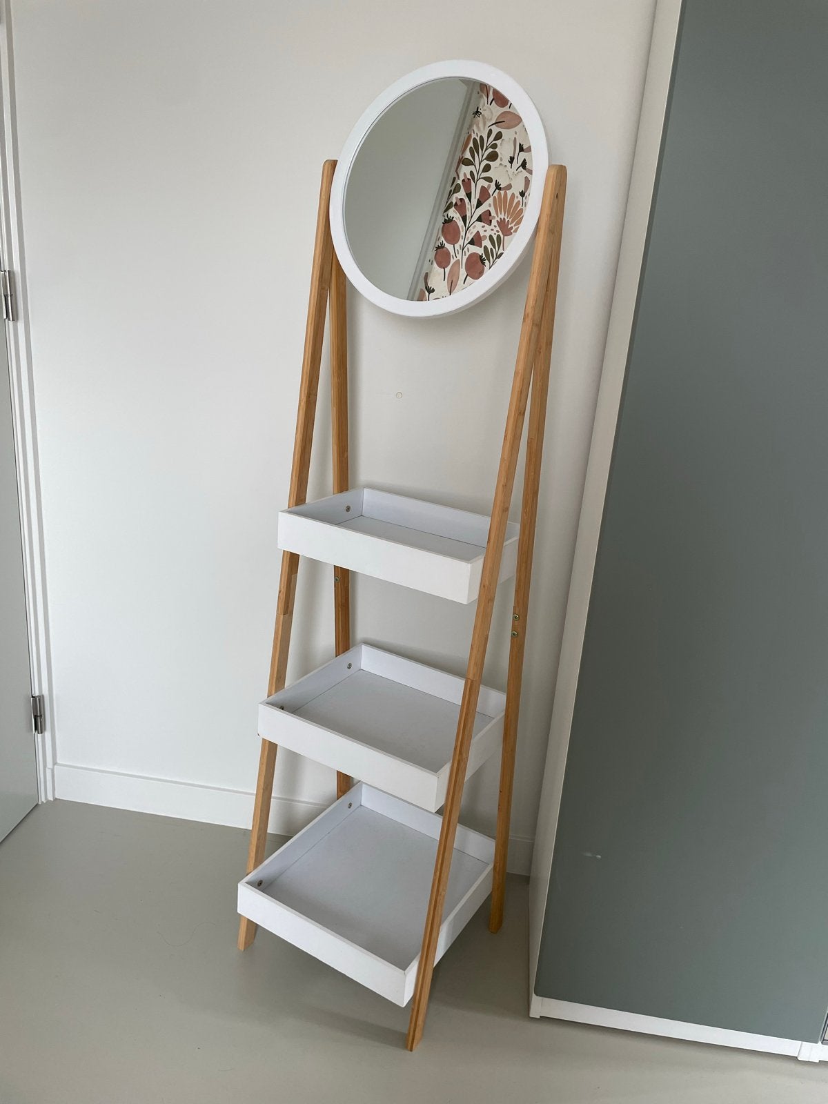Ladderrek met spiegel en 3 planken, Ophalen, Zo goed als nieuw