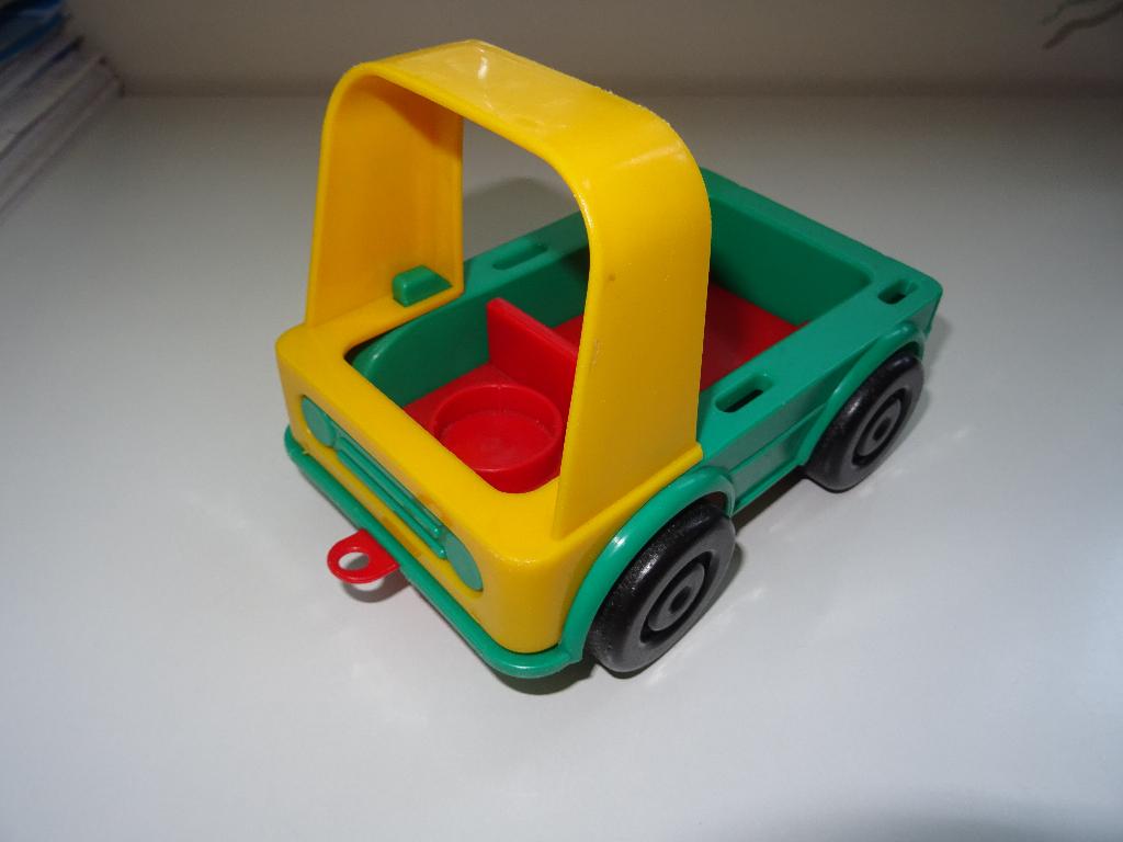 2 GROTE AUTO'S voor in zandbak / op strand, Kinderen en Baby's, Speelgoed | Buiten | Zandbakken, Ophalen, Zo goed als nieuw