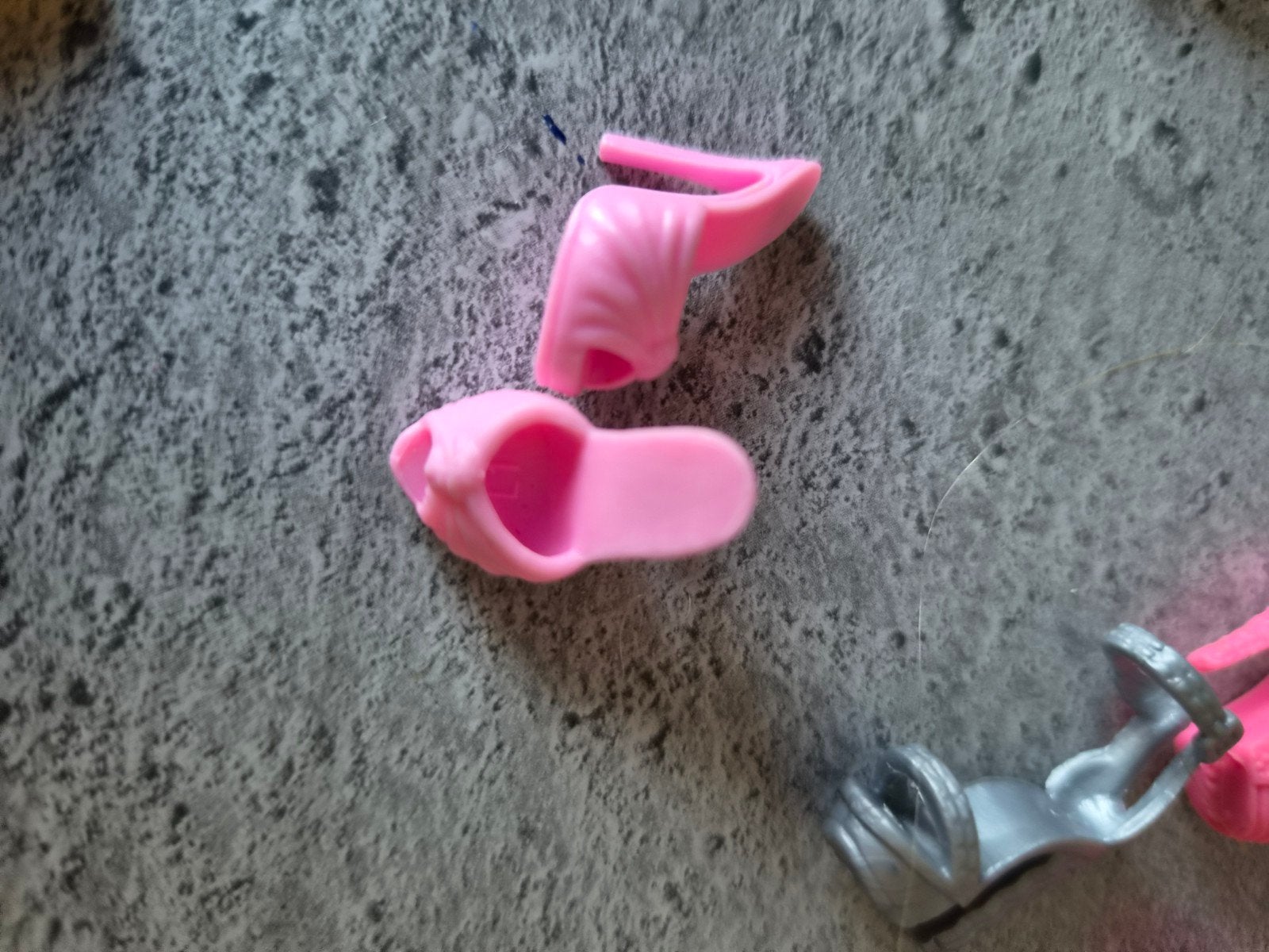 Roze Barbie hakken en slippers, Verzamelen, Ophalen of Verzenden, Gebruikt