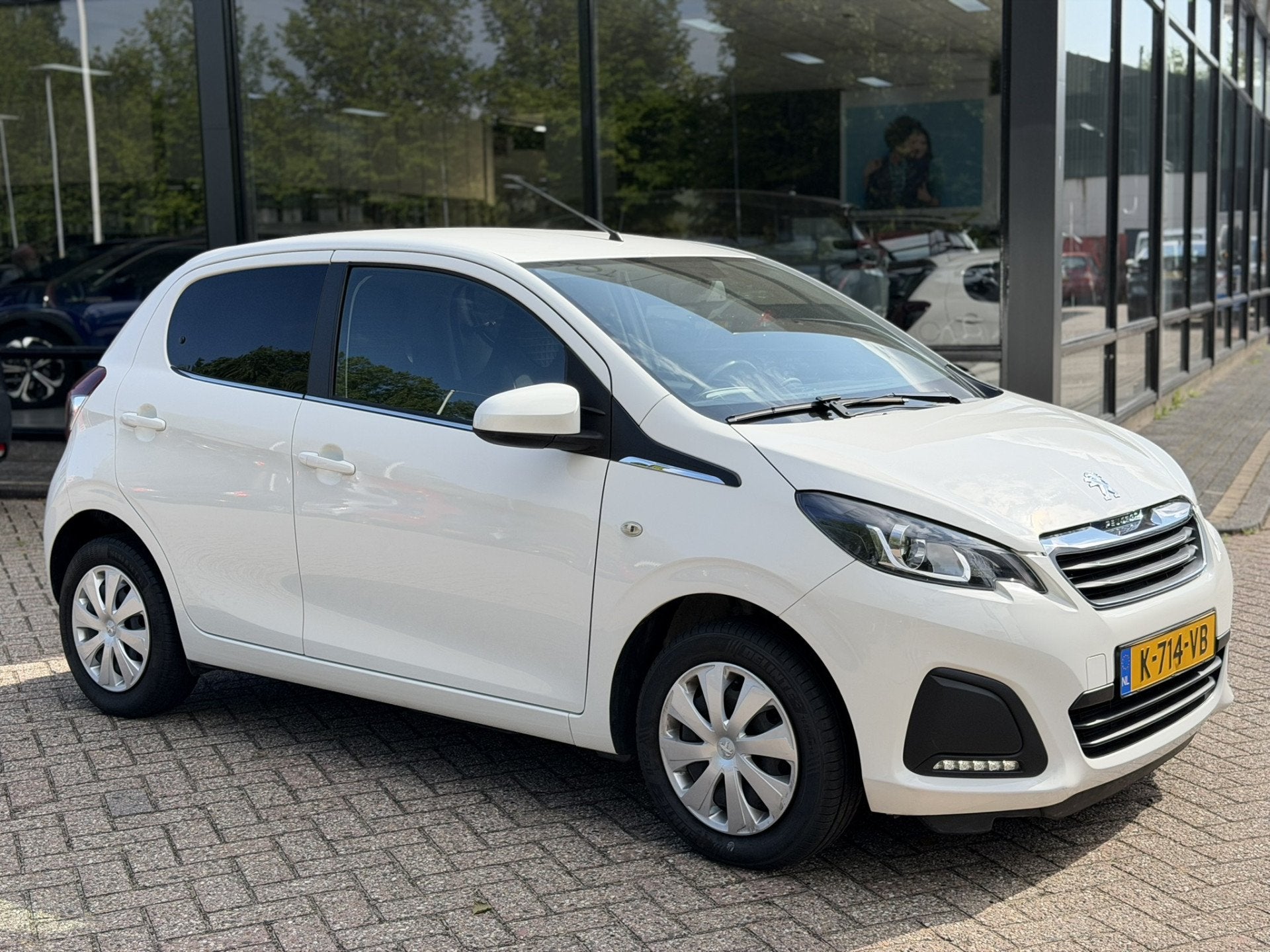 Peugeot 108 1.0 e-VTi Active Camera|Carplay (bj 2021), Voorwielaandrijving, Stof, Gebruikt, 4 stoelen
