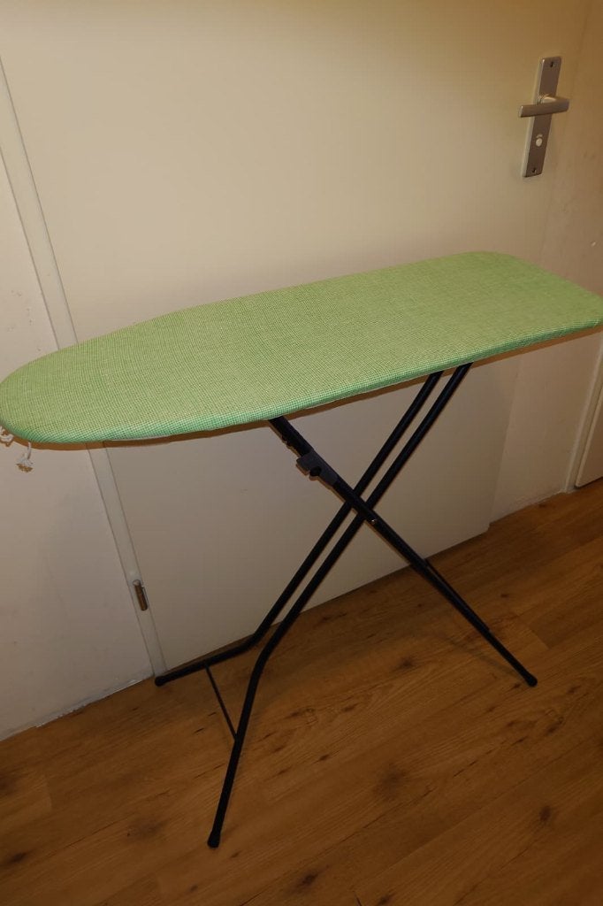 Helemaal nieuwe strijkplank van de Hema 83*30 cm, Witgoed en Apparatuur, Strijkijzers en Strijkplanken, Ophalen, Nieuw