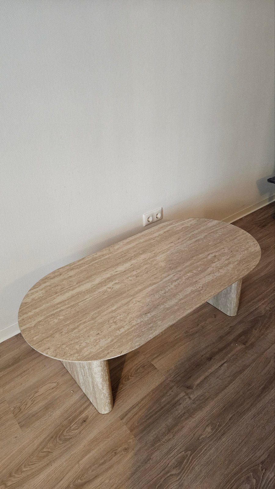 Houten salontafel met travertin-look, Huis en Inrichting, Tafels | Salontafels, Ophalen, Travertin-look, 100 tot 150 cm, 50 tot 100 cm