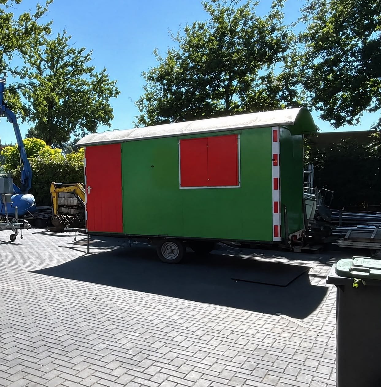 Böhmer schaftwagen 400x200 met wc, Ophalen