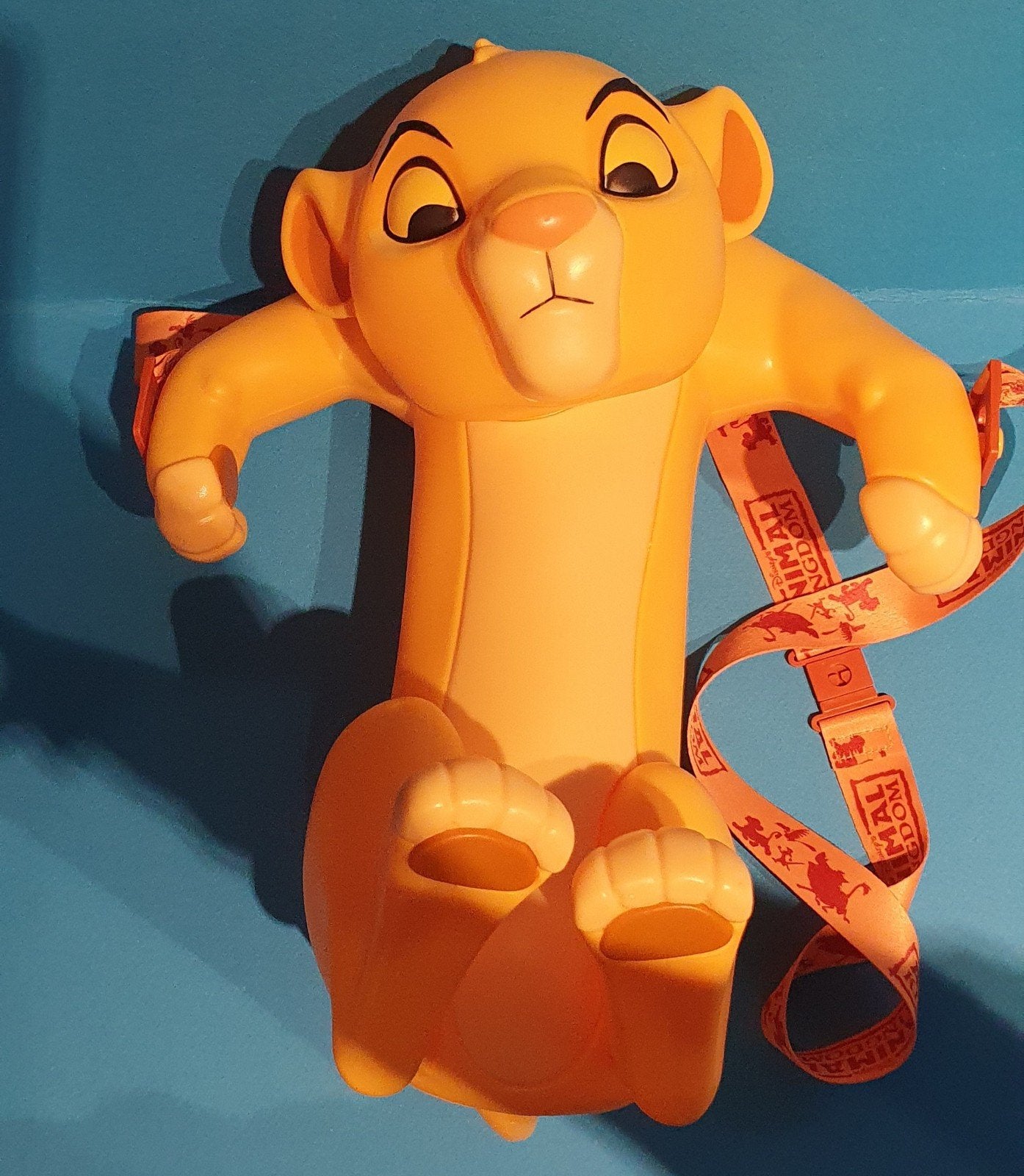 Disney Animal Kingdom Simba Popcorn Emmer, Verzamelen, Disney, Ophalen of Verzenden, Nieuw, Beeldje of Figuurtje