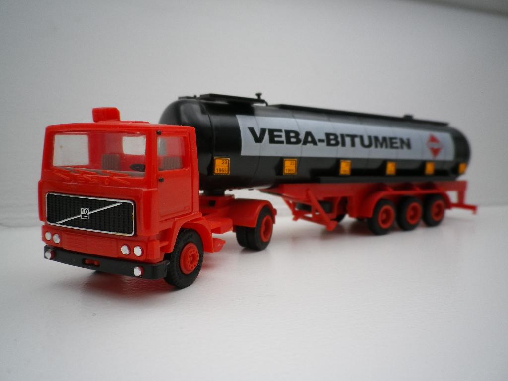 Herpa Volvo F10 tanker Veba Bitumen, Ophalen of Verzenden, Gebruikt, Bus of Vrachtwagen, Herpa