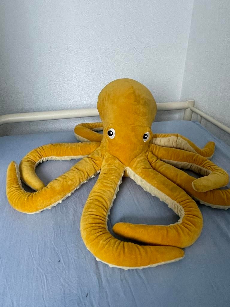 Grote gele octopus knuffel - 37 cm, Kinderen en Baby's, Speelgoed | Knuffels en Pluche, Nieuw, Overige typen, IKEA, Middelgroot (20 tot 80 cm)