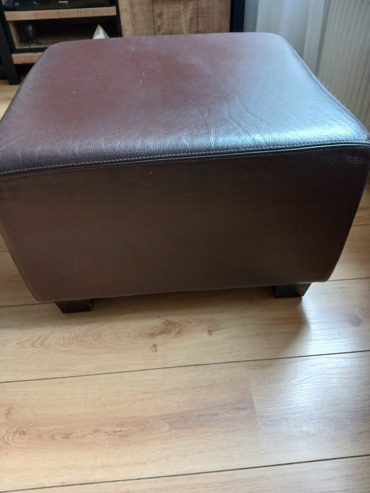 Leren poef/hocker., Leer, Ophalen of Verzenden, 50 tot 75 cm, Vierkant