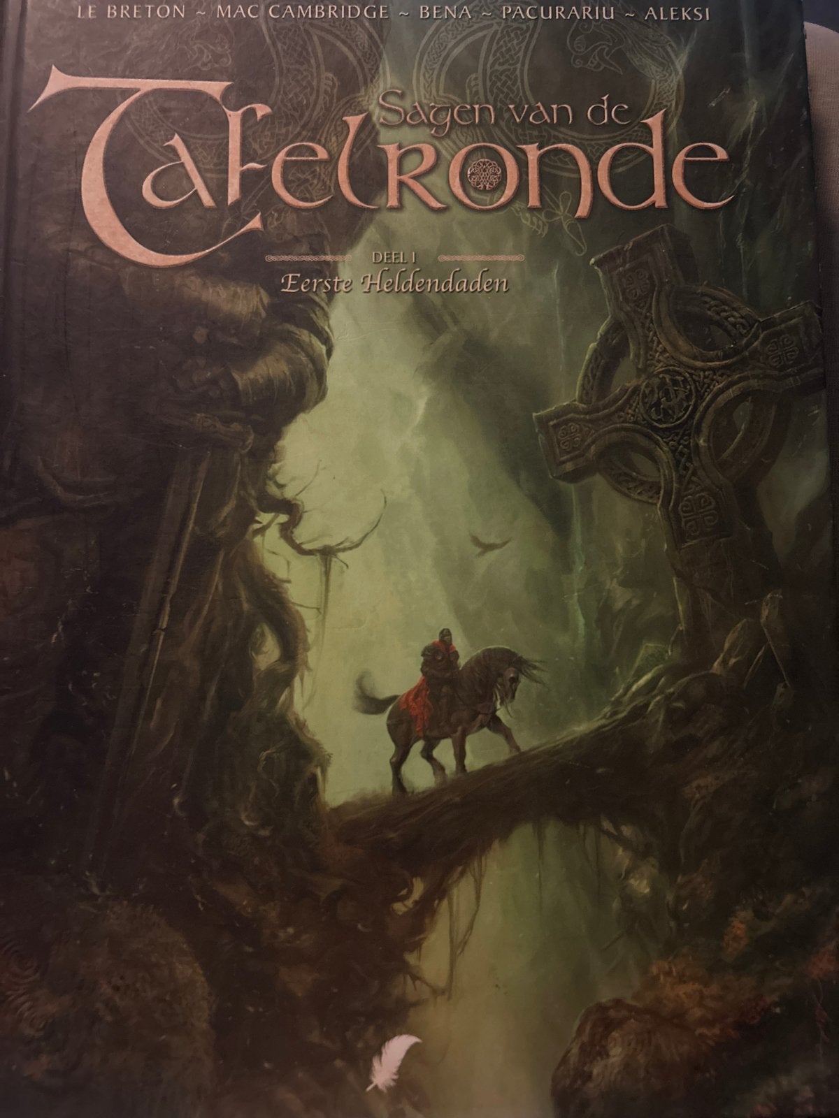Sagen van de Tafelronde - Deel 1: Eerste Heldendaden, Eén stripboek, Ophalen of Verzenden, Zo goed als nieuw