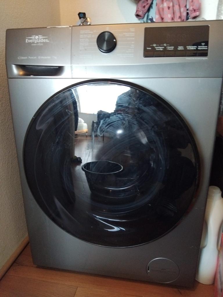 Washing machine for sale, Witgoed en Apparatuur, Wasmachines, Ophalen, Zo goed als nieuw, 85 tot 90 cm, 1200 tot 1600 toeren