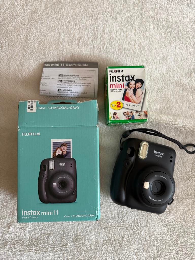 Fujifilm Instax Mini 11 Instant Camera + pakje fotopapier, Compact, Ophalen of Verzenden, Zo goed als nieuw, Fuji