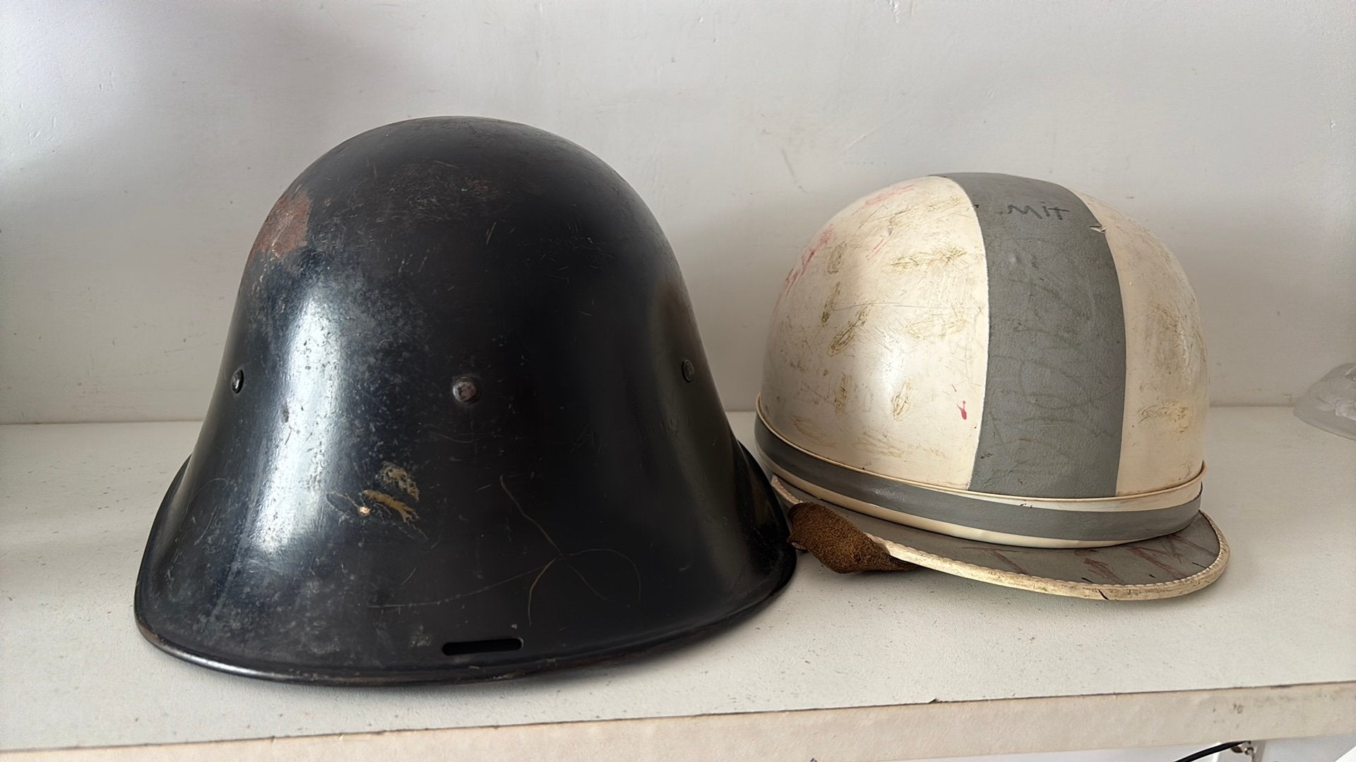 2 Helmen, Verzenden, Nederland, Helm of Baret