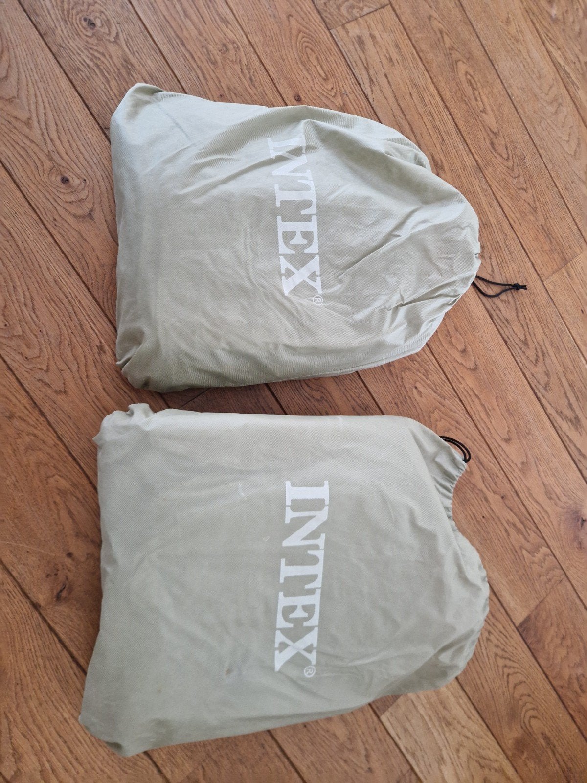 2x Intex Kinder Luchtbed - 168x107x25cm, Ophalen of Verzenden, Gebruikt, 1-persoons