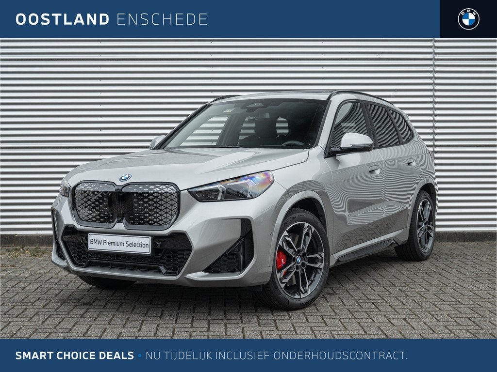 BMW iX1 eDrive20 M Sport / Trekhaak / Panoramadak / Sportsto, Auto's, BMW, Stoelverwarming, Met garantie (alle), 24 min, Origineel Nederlands